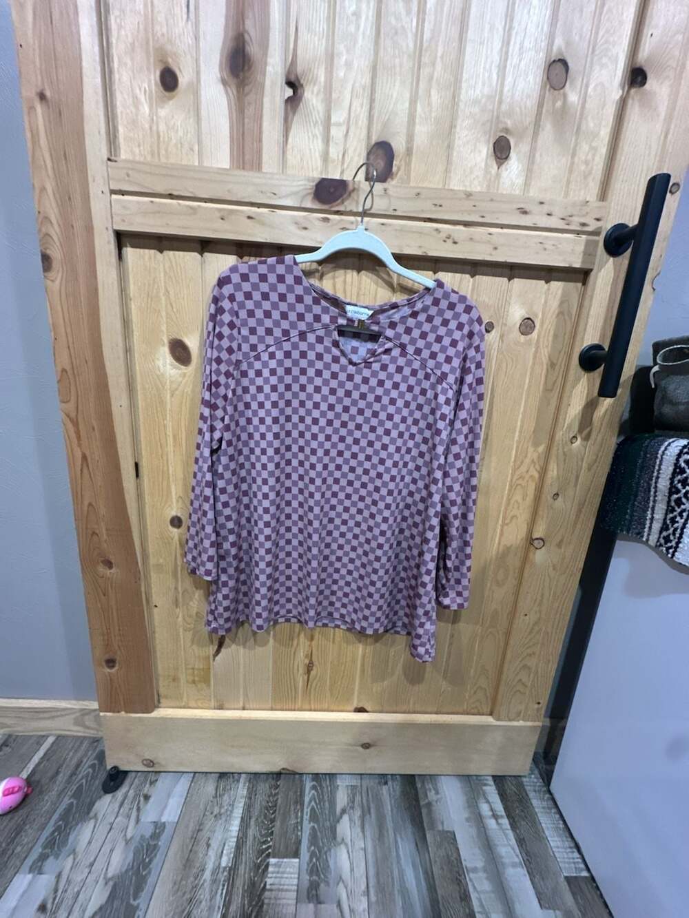 Liz Claiborne Blouse Size XL Purple Pink Checkered Long Sleeve Keyhole